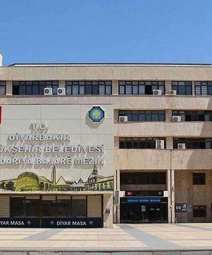 Diyarbakır Büyükşehir Belediyesi'nde istifa depremi!