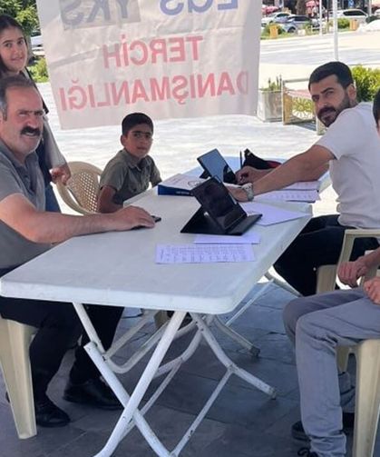 Edremit'te LGS tercih danışmanlığı standı hizmete açıldı