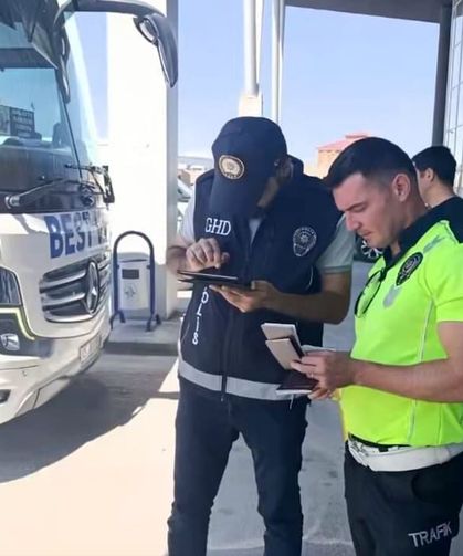 Van dahil 81 ilde göçmen kaçakçılarına operasyon