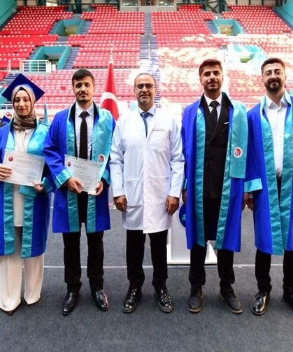 Van YYÜ Tıp Fakültesi’nde mezuniyet coşkusu