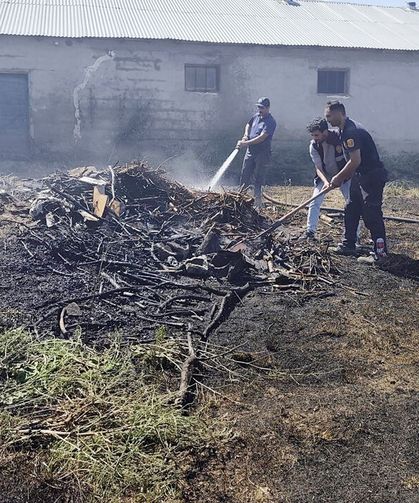 Van’da itfaiye ekiplerinden yangınlara müdahale…