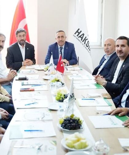 AK Parti Van İl Başkanlığı’ndan esnaf ve kurum temsilcilerine ziyaret