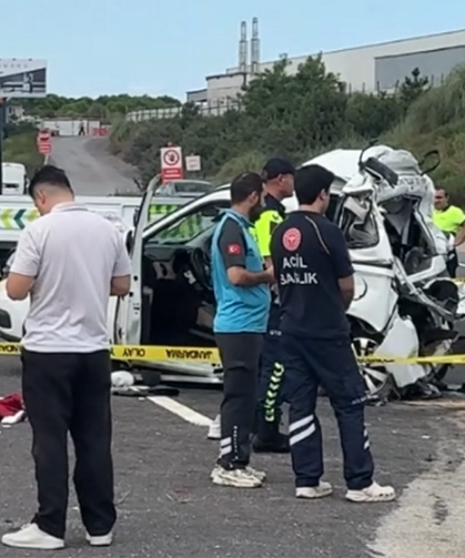 Otoyol’da feci kaza; 1'i çocuk 3 ölü 5 yaralı