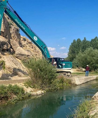 Şamran Kanalı’nda temizlik çalışmaları sürüyor