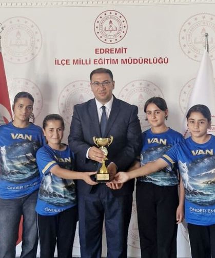 TESKOMB Süphan Ortaokulu Bocce takımından Müdür Nurses’e ziyaret