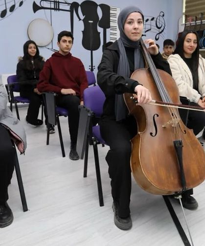 Van’da iki öğrenci Gazi Üniversitesi Müzik Öğretmenliği Bölümü’nü kazandı