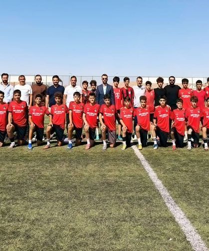 Vanspor Başkanı İlhan, genç sporcularla bir araya geldi