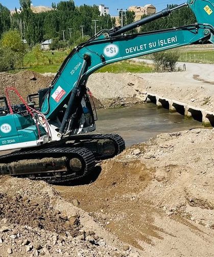 Başkale Bölekli’de taşkın koruma çalışması