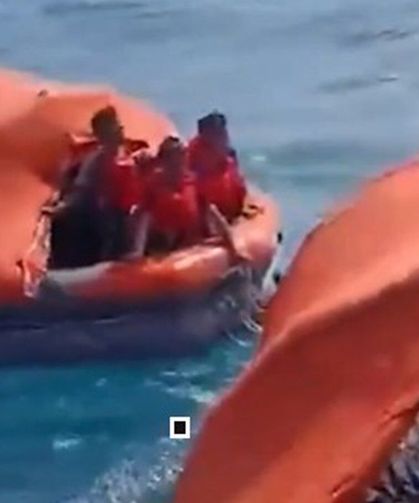 Endonezya'da yolcu gemisi alabora oldu: 6 ölü 130 kayıp