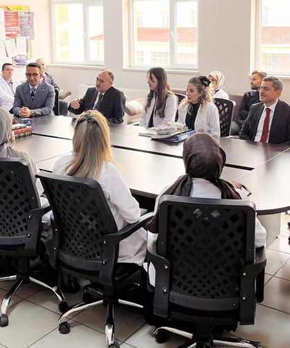 Çandıroğlu’ndan Başkale’ye eğitim ziyareti