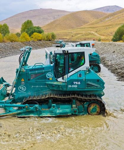 Gürpınar’da taşkın koruma çalışmaları devam ediyor