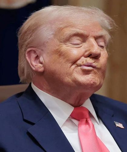 Trump’tan İran’a müzakere çağrısı Askeri müdahale seçeneği masada!