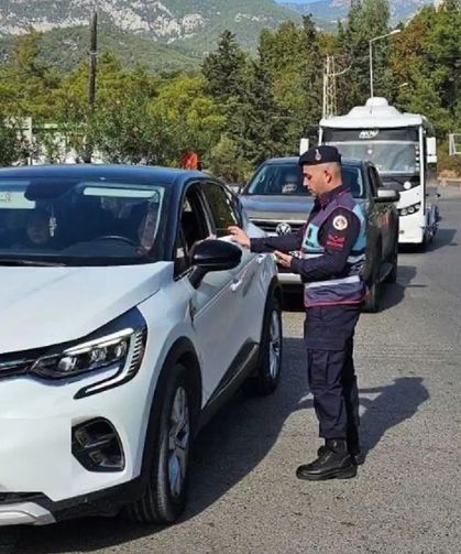 Türkiye genelinde aranan 912 kişi yakalandı