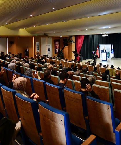 Van’da ‘Küresel Sorunlar ve İslam Hukukunun Çözüm Arayışları’ semineri düzenlendi