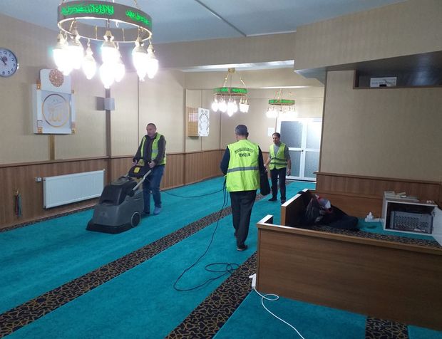 İpekyolu Belediyesi ibadethaneleri temiz tutuyor