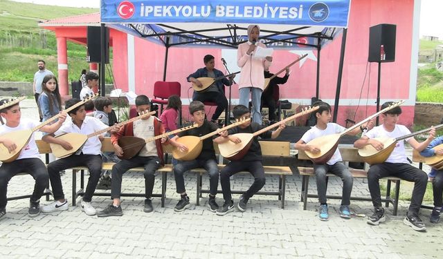 İpekyolu Belediyesi, Kırsal Mahallelerde Müzik ve Sanat Etkinlikleri Düzenliyor