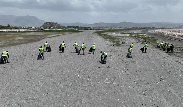 İpekyolu’nda Dünya Çevre Günü Dolayısıyla Sahil Temizliği Yapıldı