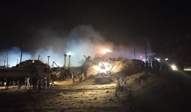 Van Büyükşehir Belediyesi'nden Samancılar Çarşısı Yangını Açıklaması