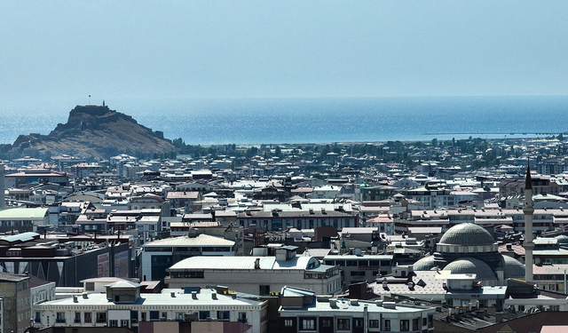 Van'ın beş ilçesine uyarı var!