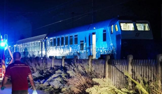 Korkunç Tren Kazası: 5 Demiryolu İşçisi Hayatını Kaybetti