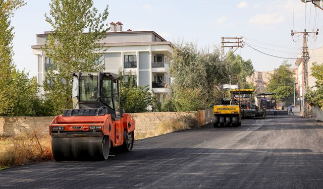 Van Büyükşehir Belediyesi asfalt ve yol çalışmaları devam ediyor