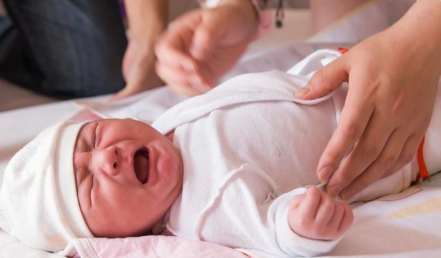 Yeni Doğan Bebeklerde Gaz En Kolay Nasıl Çıkarılır? Bitkisel Çözümler Nelerdir?