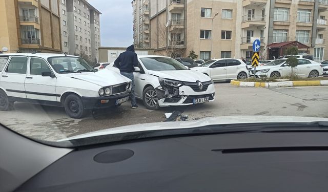 Van’da maddi hasarlı trafik kazası