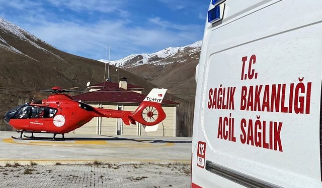 Bahçesaray'da ambulans helikopter hamile kadın için havalandı