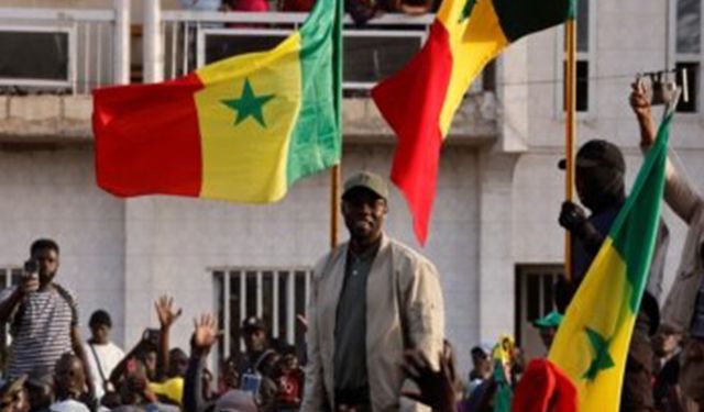Senegal'da ertelenen seçim için protesto yürüyüşü yapıldı