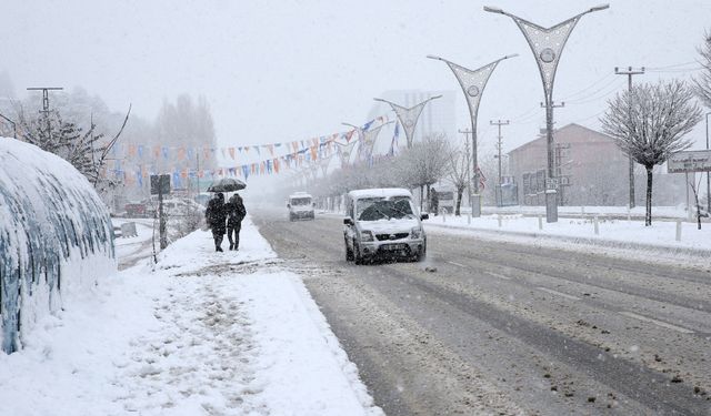 Bitlis'te  bugün  hava nasıl olacak? Kar Yağışı devam edecek mi?