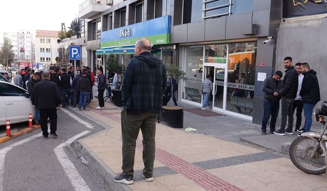 Batman'da  doğal gazları kesilen vatandaşlar protesto yaptı