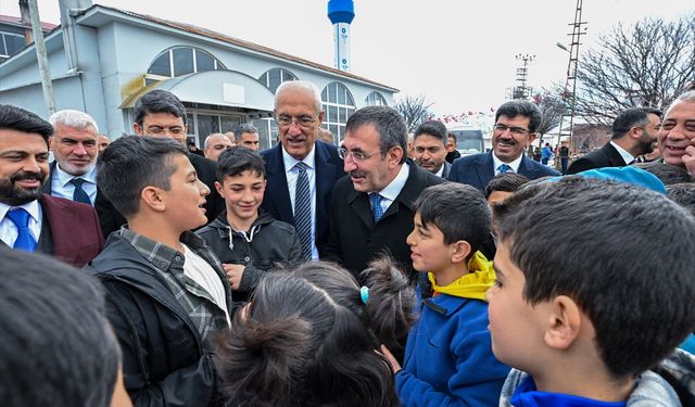 Cumhurbaşkanı Yardımcısı Yılmaz, Bingöl'de açıklamalar yaptı.