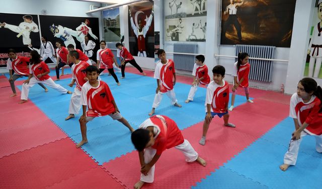 Van Büyükşehir Belediyesi Spor Kulübü gençleri spora kazandırıyor