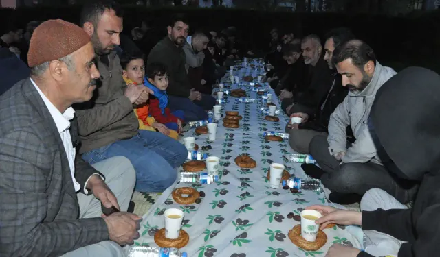 Batman'da "Gazze İçin Buluşuyoruz" temalı iftar düzenlendi