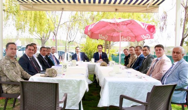 Erciş'te İnci Kefali Göçü Kültür ve Sanat Festivali toplantısı yapıldı