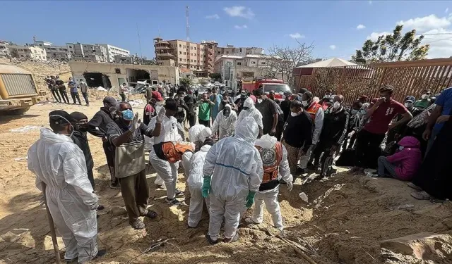 Gazze'de bulunan toplu mezardan 190 ceset çıkarıldı