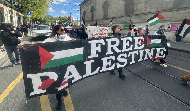 İsviçre'de binlerce kişi  Gazze'ye destek için yürüdü