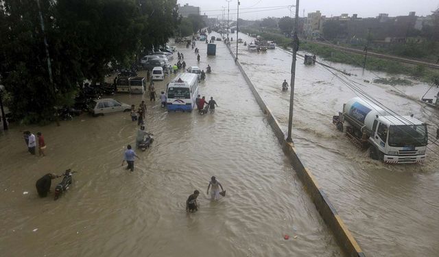 Pakistan'da aşırı yağışlar, 41 can aldı