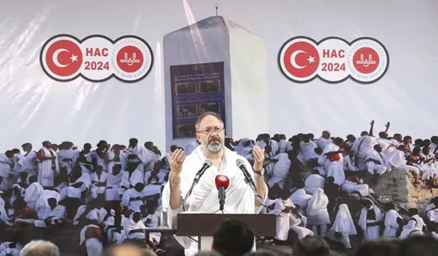 Diyanet İşleri Başkanı, Arafat'ta vakfe duasını yaptı