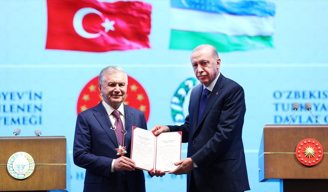 Cumhurbaşkanı Erdoğan, Özbekistan Cumhurbaşkanı Mirziyoyev'e Devlet Nişanı tevcih etti