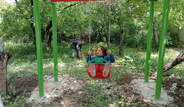 İpekyolu'ndaki 'özel çocuklara özel oyun alanı' kuruldu