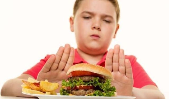 Çocukları çocukluk çağı obezitesinden korumak için nelere dikkat etmelisiniz?
