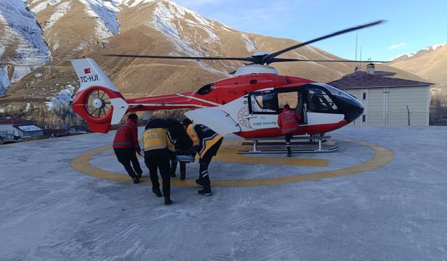 Van'da helikopter ambulans 60 yaşındaki hasta için havalandı