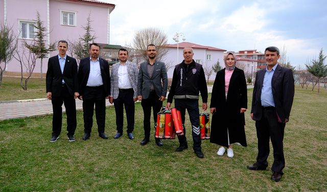 HÜDA PAR Van İl Teşkilatı’ndan Sevgi Evlerine bayram ziyareti