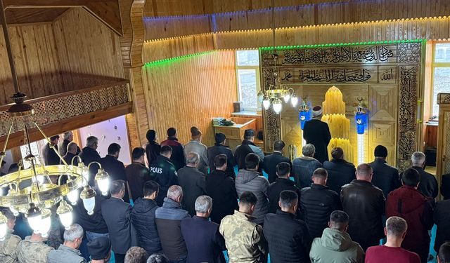 Özalp’ta Ramazan Bayramı namazı sevinci