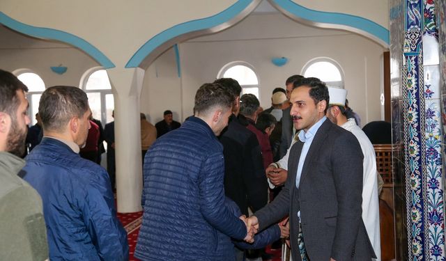 Gürpınar’da bayramı namazı eda edildi