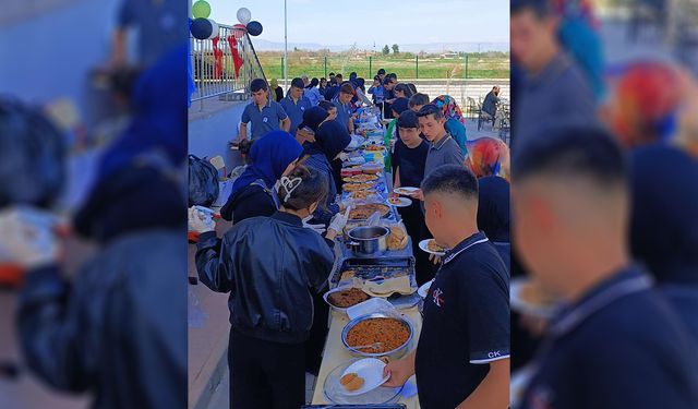 Malatya'da öğrenciler Gazze yararına kermes düzenledi