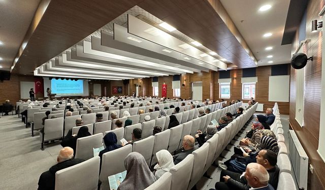 Van’da hacı adaylarına yönelik eğitim semineri düzenlendi