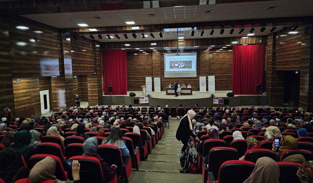 Van’da ‘Kalp Sağlığı ve Hipertansiyon’ bilinçlendirme semineri düzenlendi
