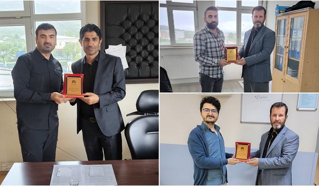 Gevaş’ta Siyer Sınavına destek veren eğitimcilere teşekkür plaketi